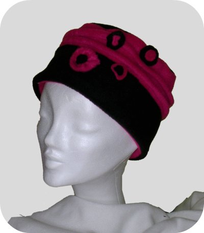 Chapeau Polaire fushia et noir