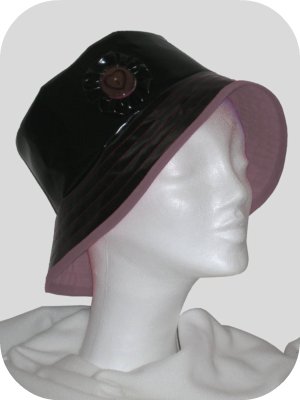 Chapeau de pluie noir et gris
